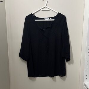 Reitman’s XL Women’s Black Lightweight tunic V-Neck Blouse lace detail on arms.